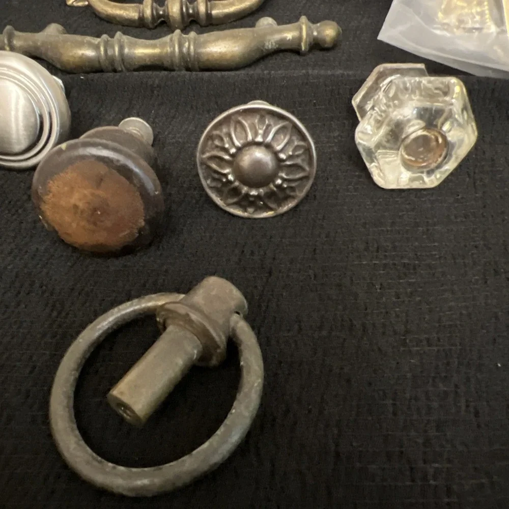 Mixed Lot Of Vintage & New Knobs And Pulls
